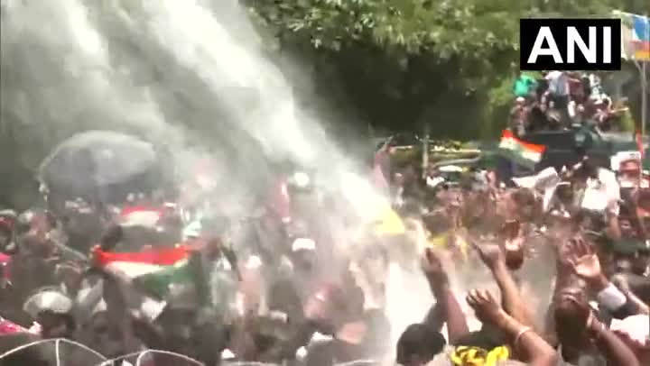 ANI - #WATCH | JPSC-JSSC aspirants' protest in Ranchi (Jharkhand) | Even as...